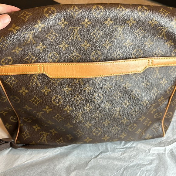 Louis Vuitton Abbesses Messenger Bag Monogram Canvas - Picture 10 of 17